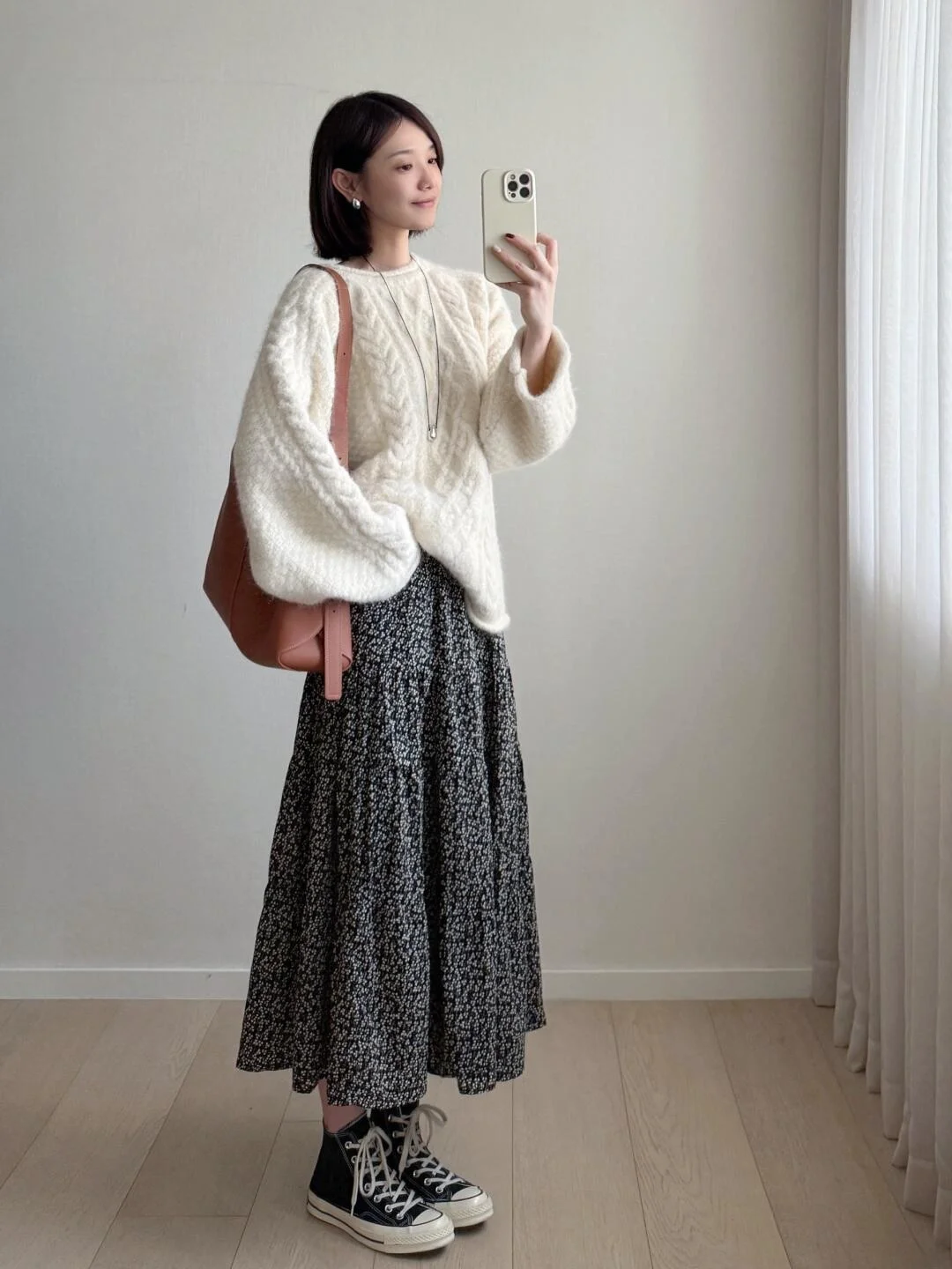 Loose Women's Knitted Sweater Casual Sle Thiened Soft round Ne Overhead Twist Woolen Cable Knitwear for Autumn Winter
Loose Women's Knitted Sweater Casual Sle Thiened Soft round Ne Overhead Twist Woolen Cable Knitwear for Autumn Winter