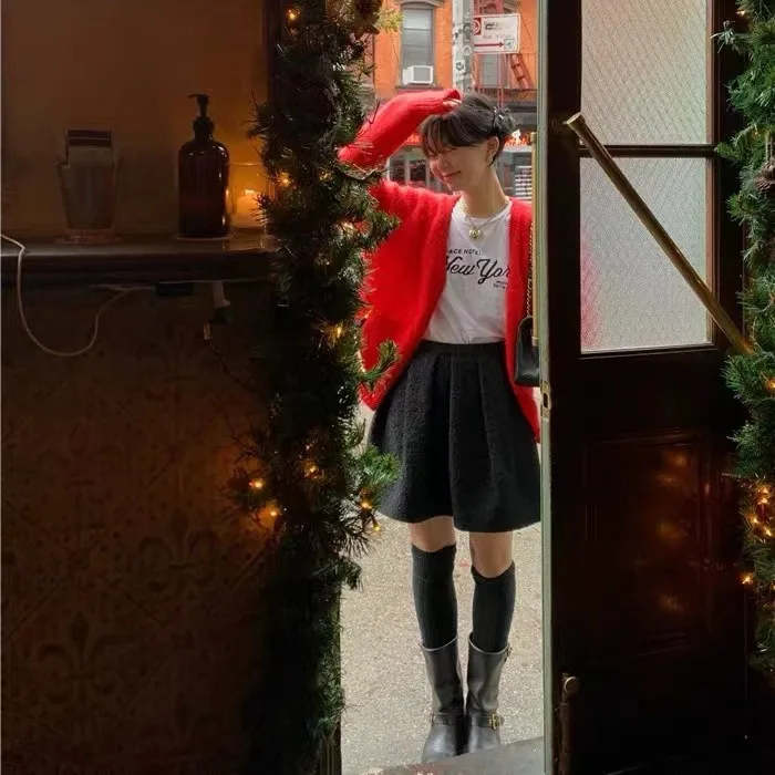 2025 Autumn New Elegant Wool Atmosphere Textured Short Skirts For Women High Waist A-line Skirts
2025 Autumn New Elegant Wool Atmosphere Textured Short Skirts For Women High Waist A-line Skirts