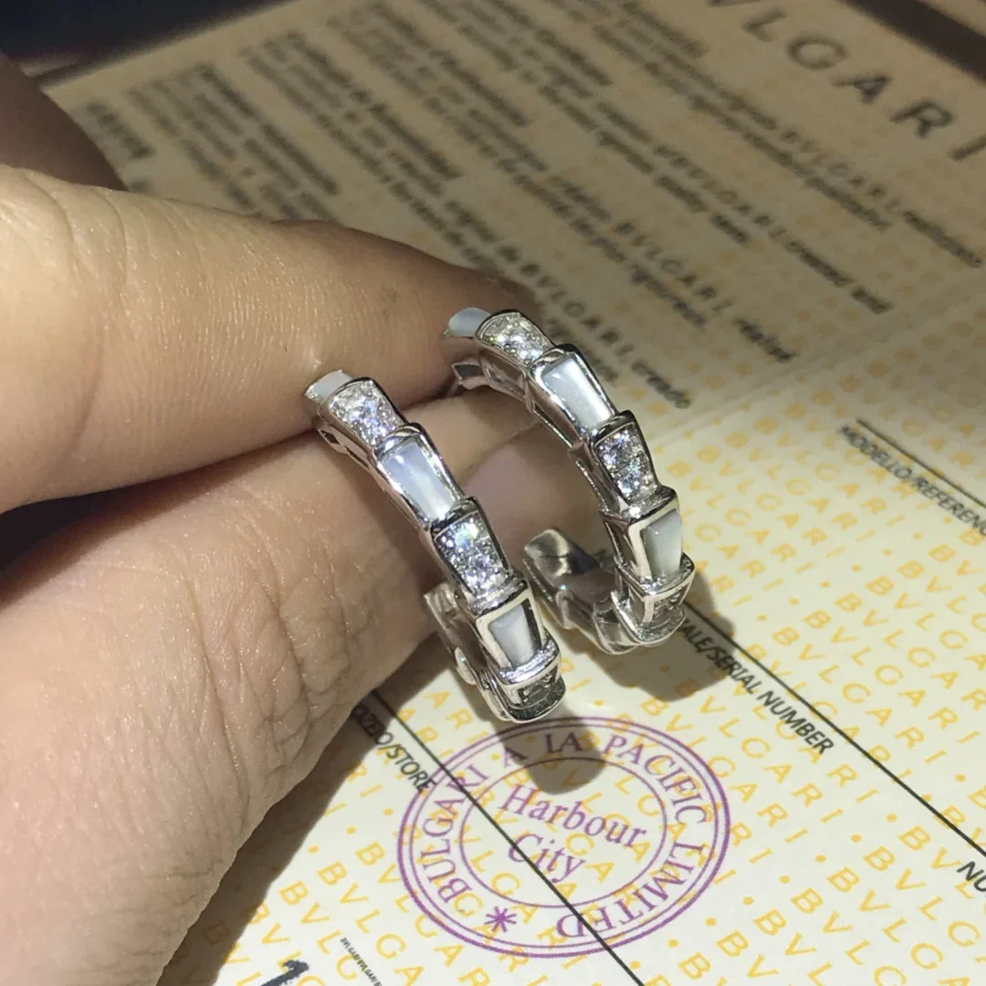 Серьги из змеиной кости, серьги с белыми ракушками, круглые серьги из чистого серебра с бриллиантами, персонализированные и роскошные серьги
Серьги из змеиной кости, серьги с белыми ракушками, круглые серьги из чистого серебра с бриллиантами, персонализированные и роскошные серьги