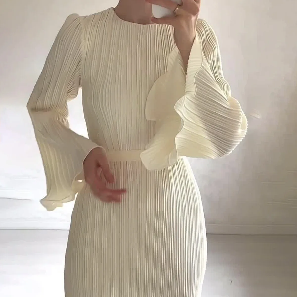New Autumn Women Pleated Flared Sleeve Mid Length Dress O Neck Casual Party Spring Female Belt Slim Office Dresses for Women
New Autumn Women Pleated Flared Sleeve Mid Length Dress O Neck Casual Party Spring Female Belt Slim Office Dresses for Women
