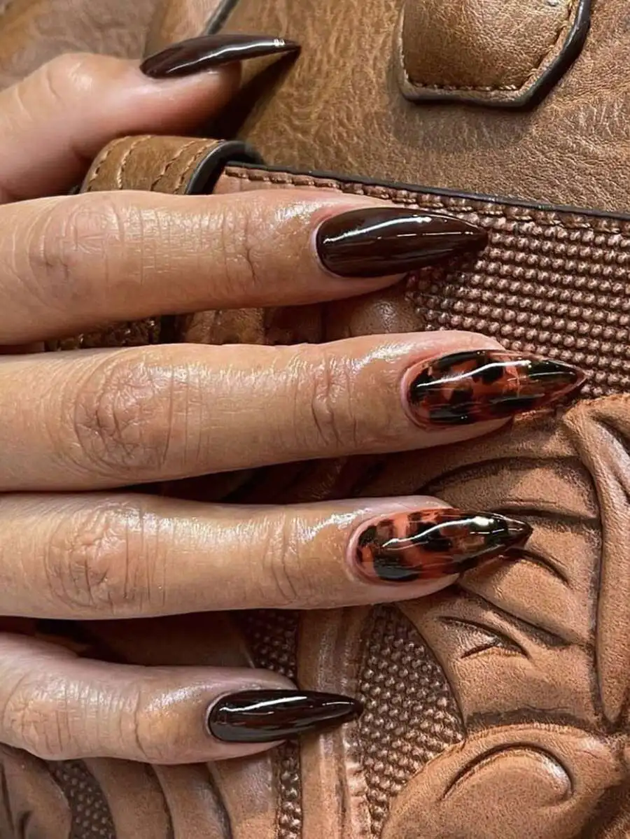 24pcs almond short press-on nails brown-red ombre solid full coverage removable long-lasting with adhesive sheet and mini file
24pcs almond short press-on nails brown-red ombre solid full coverage removable long-lasting with adhesive sheet and mini file