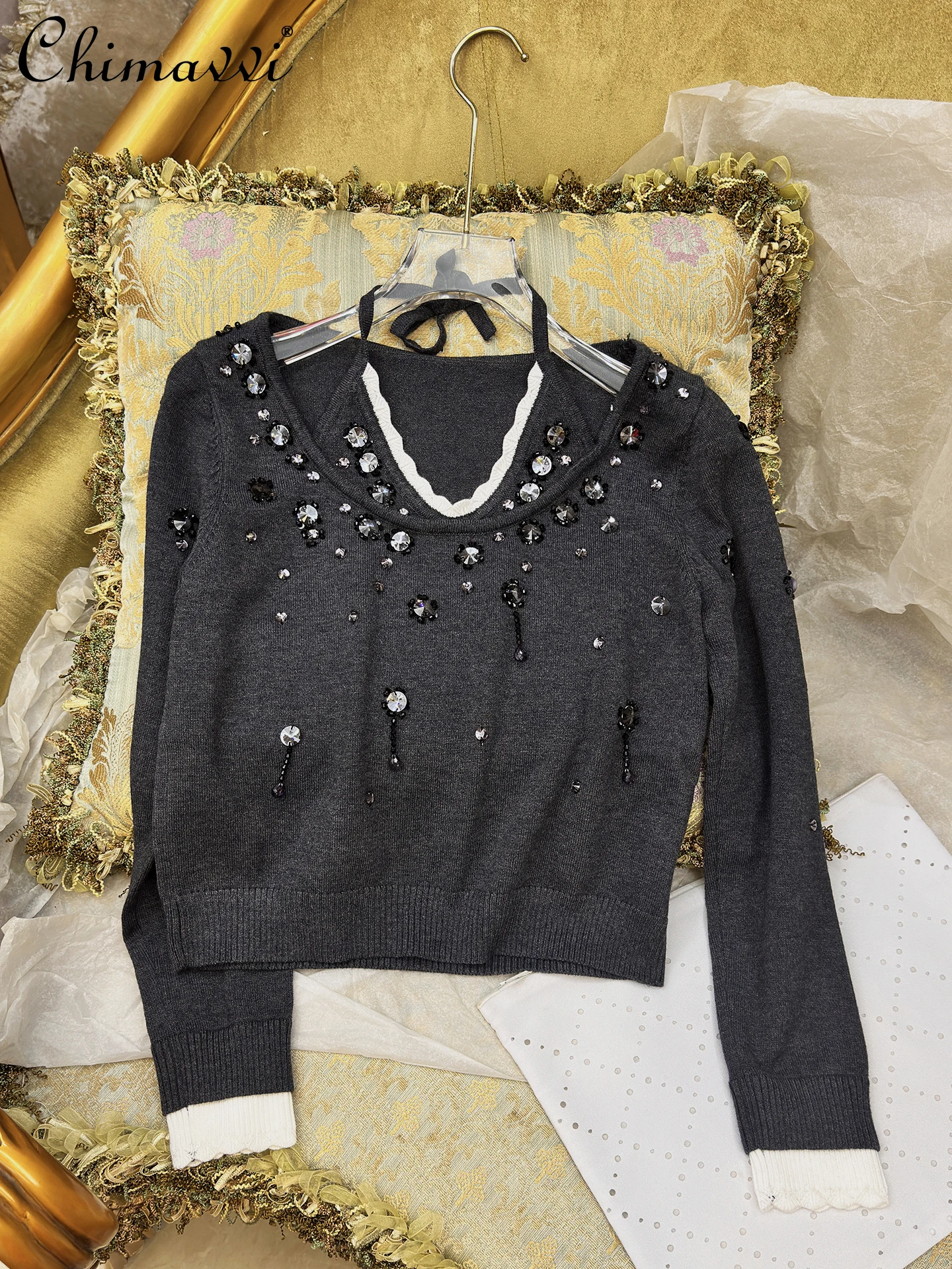 Осень 2022, новый элегантный милый свитер с бисером для девочек, модный свободный цветной блок, искусственный двухсекционный трикотаж с лямкой на шее, женский
Осень 2022, новый элегантный милый свитер с бисером для девочек, модный свободный цветной блок, искусственный двухсекционный трикотаж с лямкой на шее, женский