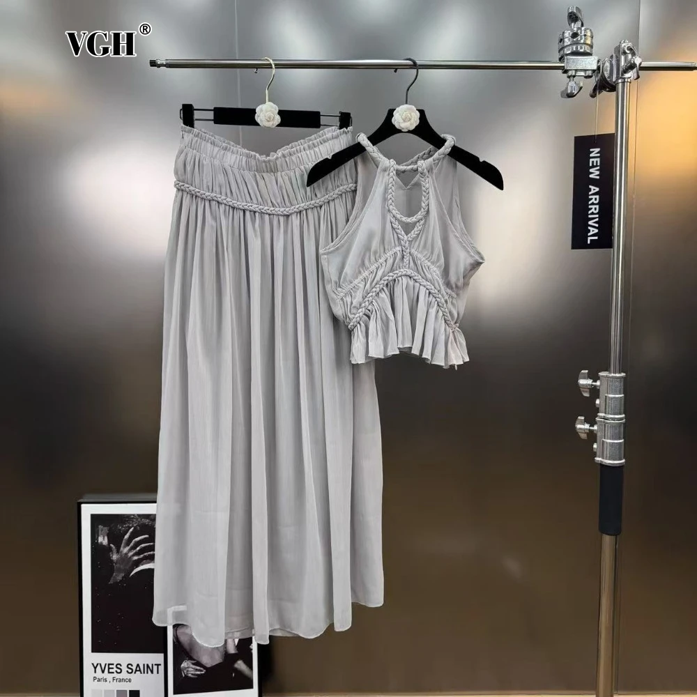 VGH Spliced Twist Two Piece Set for Women Halter Neck Sleeveless Vest High Waist French Temperament Folds Skirt Suit Female New
VGH Spliced Twist Two Piece Set for Women Halter Neck Sleeveless Vest High Waist French Temperament Folds Skirt Suit Female New