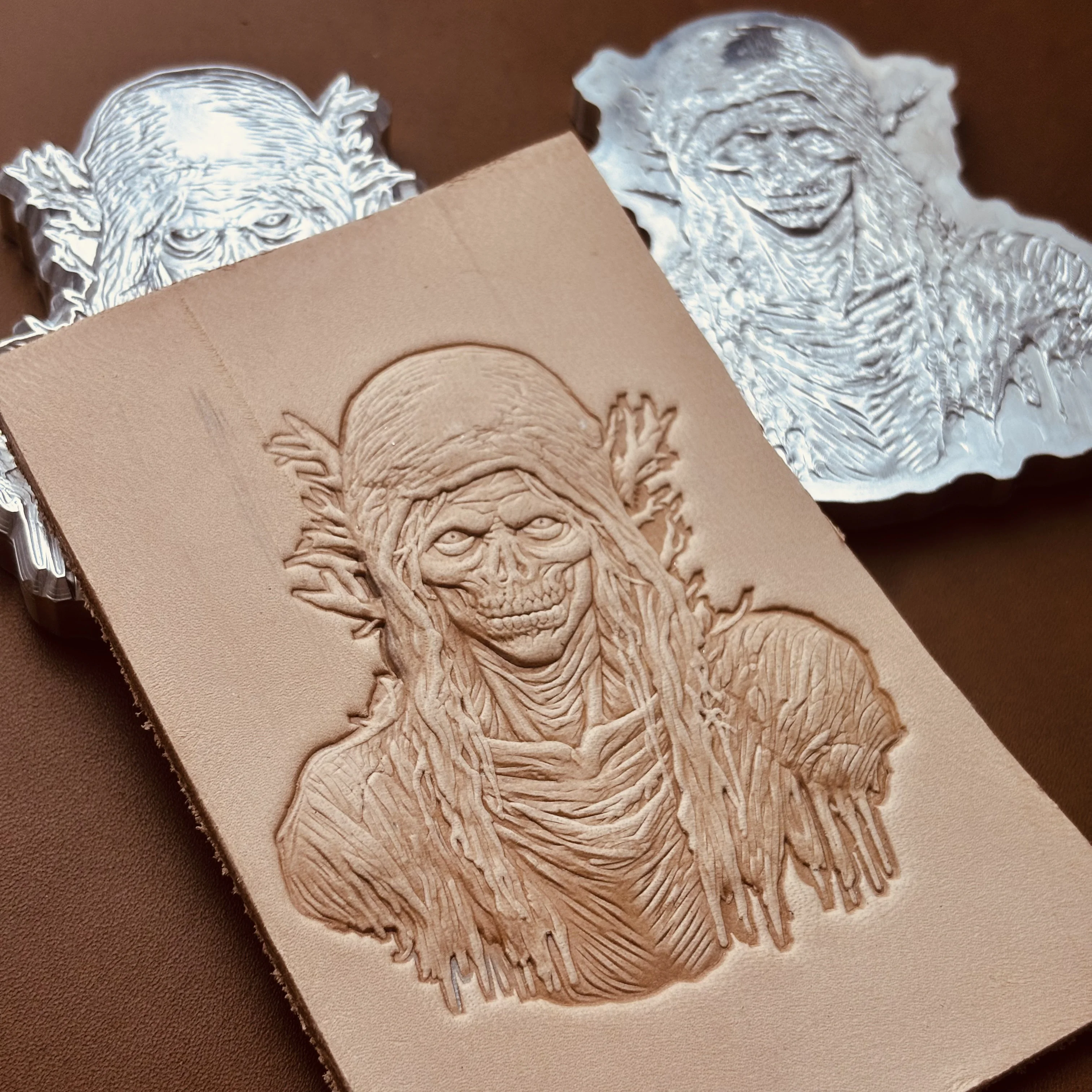 3D Dark Underd Skull Leather Embossing Mold Leathercraft Stamping Die Cold Pressing Hot Stamping Tool DIY Wallet Bag Shaping
3D Dark Underd Skull Leather Embossing Mold Leathercraft Stamping Die Cold Pressing Hot Stamping Tool DIY Wallet Bag Shaping