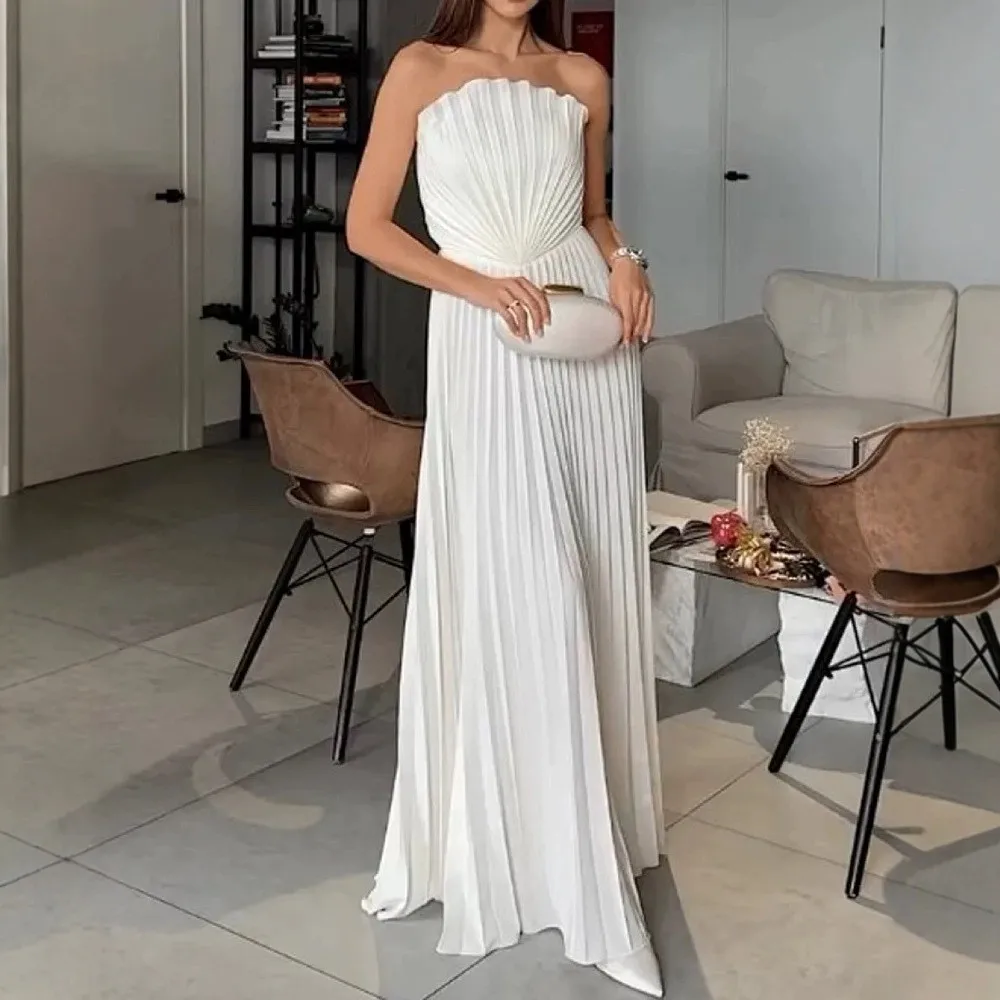 Solid White Strapless Tube Top Pleated Bodice Maxi Dress High Waist Sleeveless Wrap with High Slit And Flowing Skirt
Solid White Strapless Tube Top Pleated Bodice Maxi Dress High Waist Sleeveless Wrap with High Slit And Flowing Skirt
