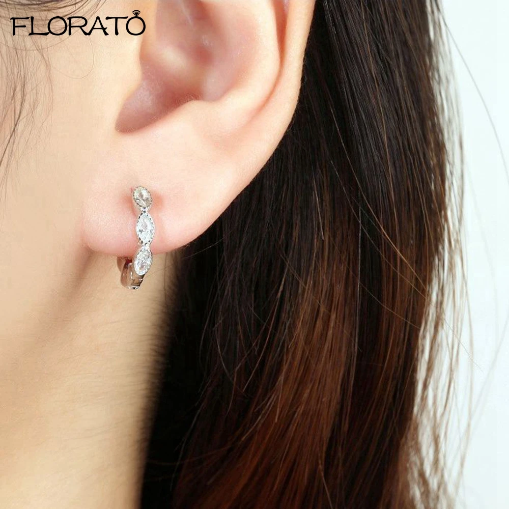 925 Sterling Silver Needle Minimalist Hoop Earrings for Women New Colorful Crystal Zirconia Small Earrings Fine Piercing Jewelry
925 Sterling Silver Needle Minimalist Hoop Earrings for Women New Colorful Crystal Zirconia Small Earrings Fine Piercing Jewelry