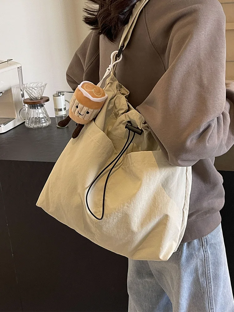 Casual Large Canvas Tote Bag Women's Commuter Fashionable Single Shoulder Bag High Capacity Shopping Bag Style Daily Use
Casual Large Canvas Tote Bag Women's Commuter Fashionable Single Shoulder Bag High Capacity Shopping Bag Style Daily Use
