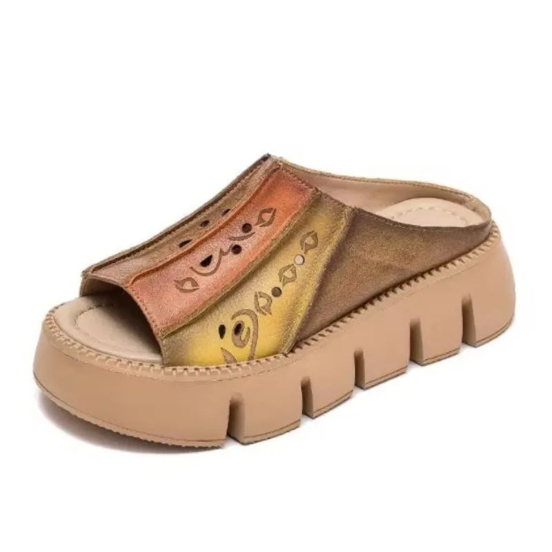 Летняя обувь из натуральной кожи, женские тапочки, шлепанцы на танкетке, шлепанцы для отдыха, новинка 2025 года, лаконичные женские тапочки ручной работы
Летняя обувь из натуральной кожи, женские тапочки, шлепанцы на танкетке, шлепанцы для отдыха, новинка 2025 года, лаконичные женские тапочки ручной работы