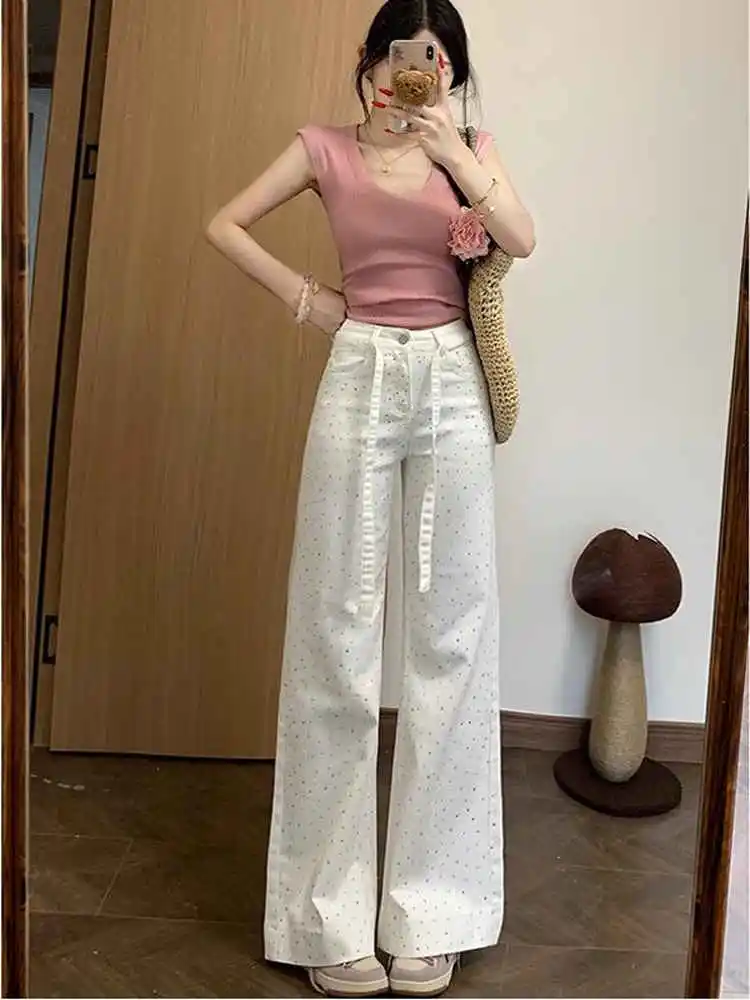 Thin and shiny rhinestone high waisted slightly flared jeans women summer slimming and stretchy floor length pants
Thin and shiny rhinestone high waisted slightly flared jeans women summer slimming and stretchy floor length pants