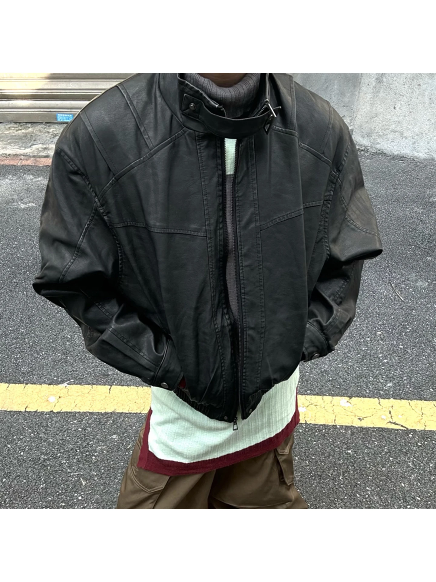 Мужская кожаная куртка-бомбер Cleanfit American Sport Harrington, весенне-осенняя, приталенная, с длинными рукавами, на молнии
Мужская кожаная куртка-бомбер Cleanfit American Sport Harrington, весенне-осенняя, приталенная, с длинными рукавами, на молнии