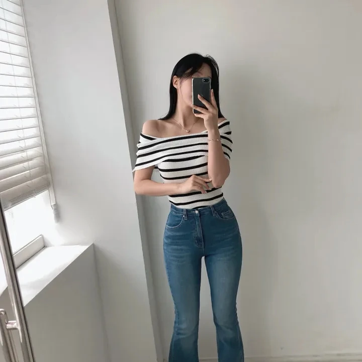 Korean Style Slim Fit Knitted Top Women's Summer Ice Silk One Shoulder Shirt Collar Striped T-Shirt Exposing Clavicle Chic
Korean Style Slim Fit Knitted Top Women's Summer Ice Silk One Shoulder Shirt Collar Striped T-Shirt Exposing Clavicle Chic
