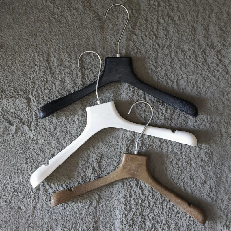 Оптовые пластиковые вешалки из имитации дерева | Белый/черный/деревянный цвет для магазинов и отелей одежды
Оптовые пластиковые вешалки из имитации дерева | Белый/черный/деревянный цвет для магазинов и отелей одежды