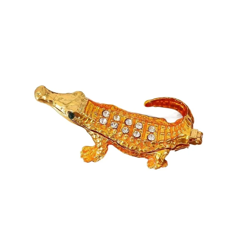 Упаковочная коробка, магнитный крокодиловый мини-органайзер, сплав, стразы, эмаль, шкатулка для драгоценностей, орнамент, анти-потерянное кольцо, витрина для женщин
Упаковочная коробка, магнитный крокодиловый мини-органайзер, сплав, стразы, эмаль, шкатулка для драгоценностей, орнамент, анти-потерянное кольцо, витрина для женщин