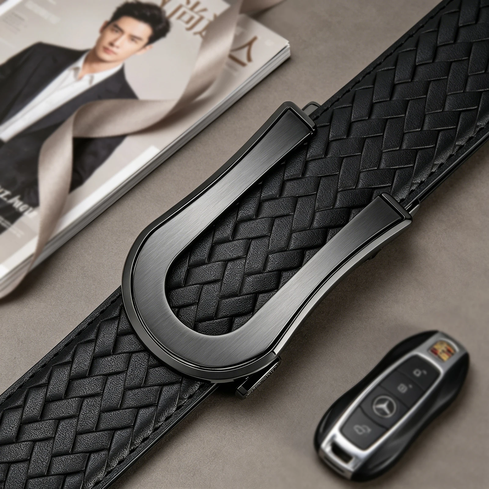 Fashion business men's belt, alloy buckle belt, high-quality leather soft belt, suitable for work pants and jeans
Fashion business men's belt, alloy buckle belt, high-quality leather soft belt, suitable for work pants and jeans