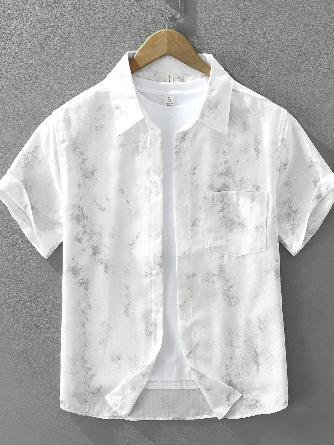 Retro Japanese Print Short Sleeve Men's Shirt Summer New Thin Breathable Casual Fashion Polyester Loose Fit Street Style
Retro Japanese Print Short Sleeve Men's Shirt Summer New Thin Breathable Casual Fashion Polyester Loose Fit Street Style