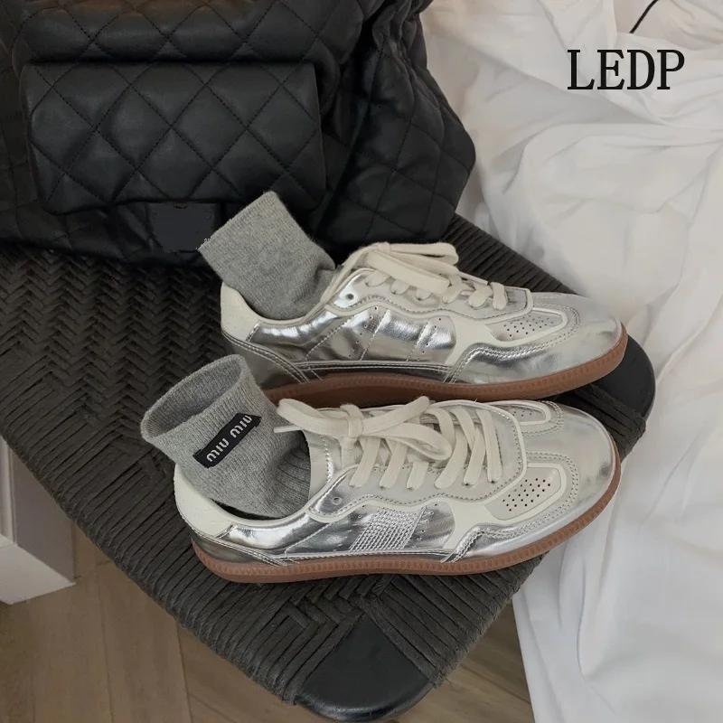 LEDP German training shoes for women 2025 spring new academic trend retro everything breathable casual flat shoes kawaii
LEDP German training shoes for women 2025 spring new academic trend retro everything breathable casual flat shoes kawaii