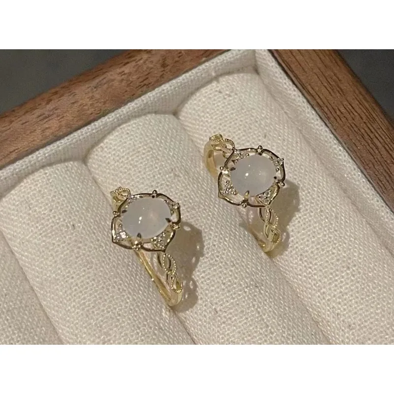 Интернет-знаменитости, прямая трансляция, горячая распродажа, новое высококачественное романтическое открытое кольцо с лунным камнем, женское милое тканое полое кольцо
Интернет-знаменитости, прямая трансляция, горячая распродажа, новое высококачественное романтическое открытое кольцо с лунным камнем, женское милое тканое полое кольцо