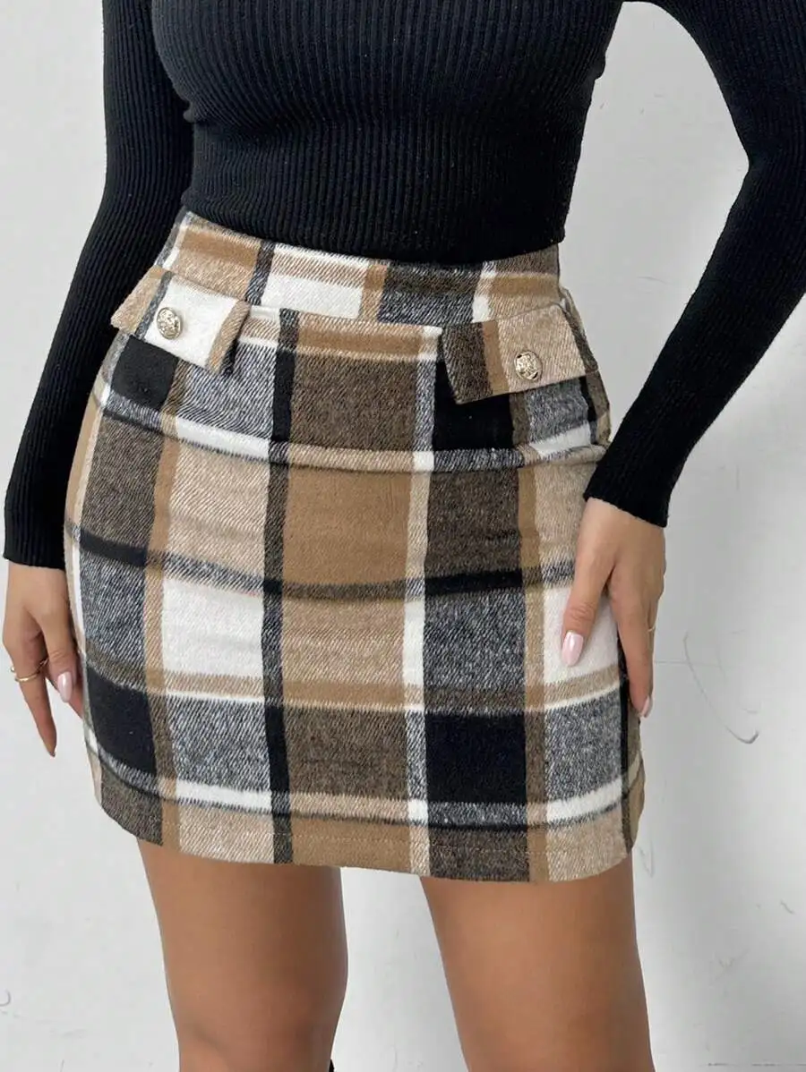 Women's Plaid Mini Skirt with Button Detail, Fitted Waist, Autumn Winter Style
Women's Plaid Mini Skirt with Button Detail, Fitted Waist, Autumn Winter Style