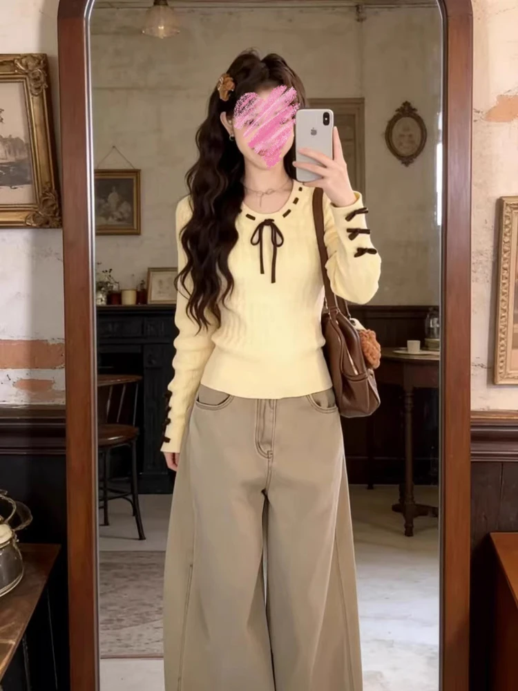Chic Yellow Bow Knot Sweater Women's Spring Fashionable Design Knitted Top Inner Wear Base Shirt V Neck Long Sleeve Slim Fit
Chic Yellow Bow Knot Sweater Women's Spring Fashionable Design Knitted Top Inner Wear Base Shirt V Neck Long Sleeve Slim Fit