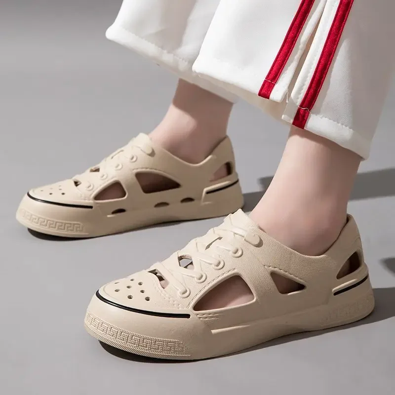 Пляжные мужские сандалии с дышащими отверстиями, нескользящие, оригинальные, стильные, с открытым носком, в продаже, роскошные дизайнерские туфли высокого качества Eva. Купить мужскую обувь.
Пляжные мужские сандалии с дышащими отверстиями, нескользящие, оригинальные, стильные, с открытым носком, в продаже, роскошные дизайнерские туфли высокого качества Eva. Купить мужскую обувь.