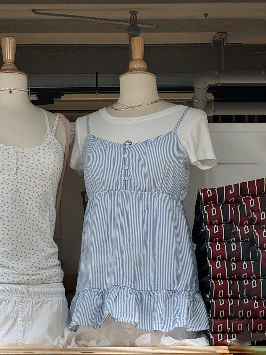 Sweet Blue Striped Long Tank Top For Women Four Buttons Cotton Sleeveless Camisole Summer Preppy Style Vintage Cute Y2k Tops New
Sweet Blue Striped Long Tank Top For Women Four Buttons Cotton Sleeveless Camisole Summer Preppy Style Vintage Cute Y2k Tops New