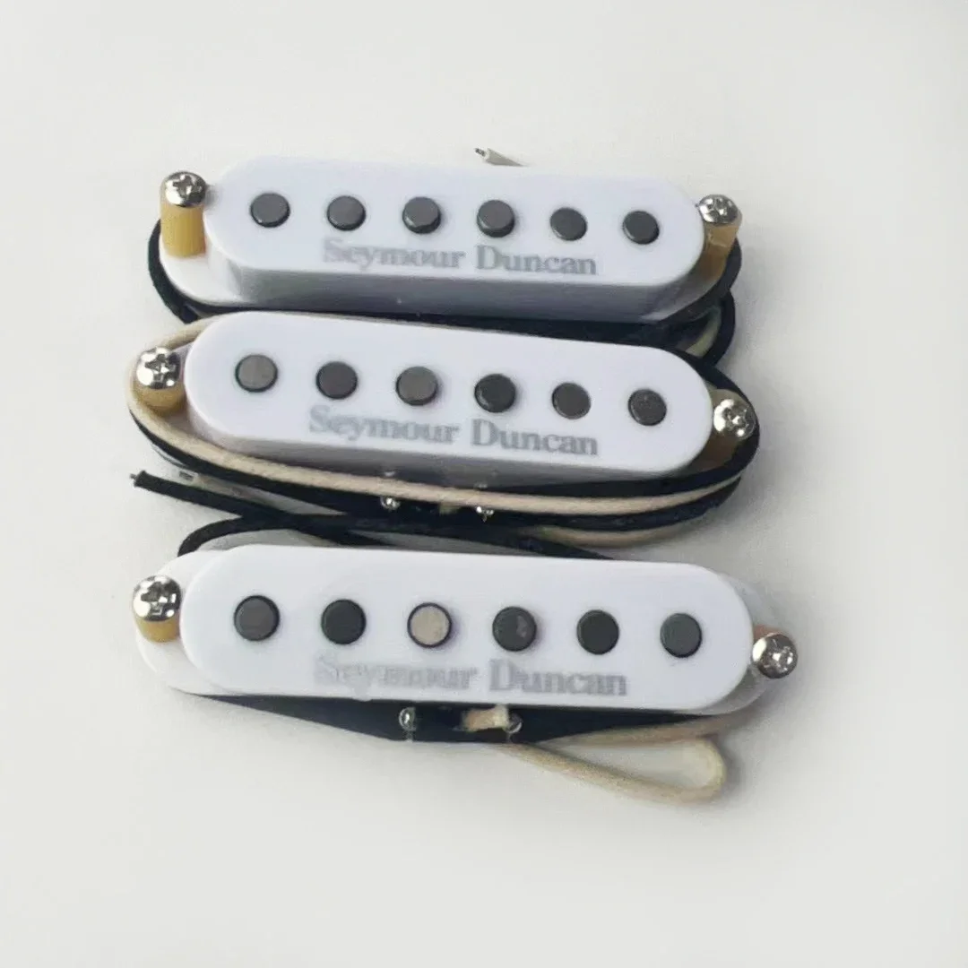 1 set 3 Guitar Pickups Single Coil Alnico 5 Pickups Reverse winding Copper Wire Pickups
1 set 3 Guitar Pickups Single Coil Alnico 5 Pickups Reverse winding Copper Wire Pickups