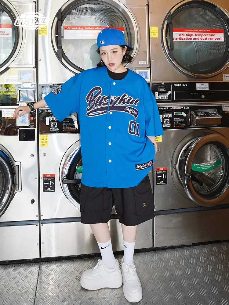 Busykid American Sle Baseball ort Sve irt Original Embroidery Hip Hop Street Dance Open Cardigan Polyester Fiber V-ne
Busykid American Sle Baseball ort Sve irt Original Embroidery Hip Hop Street Dance Open Cardigan Polyester Fiber V-ne