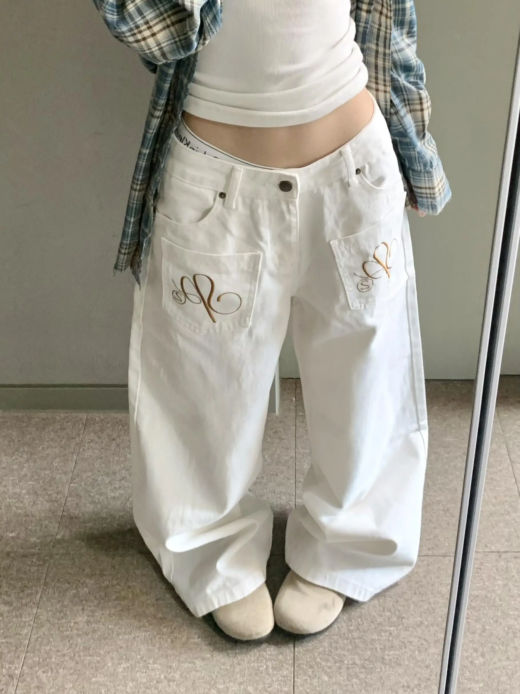 Retro American Embroidered White Knife Jeans Women Loose Slimming Wide Leg Floor Length Pants Casual Comfortable
Retro American Embroidered White Knife Jeans Women Loose Slimming Wide Leg Floor Length Pants Casual Comfortable