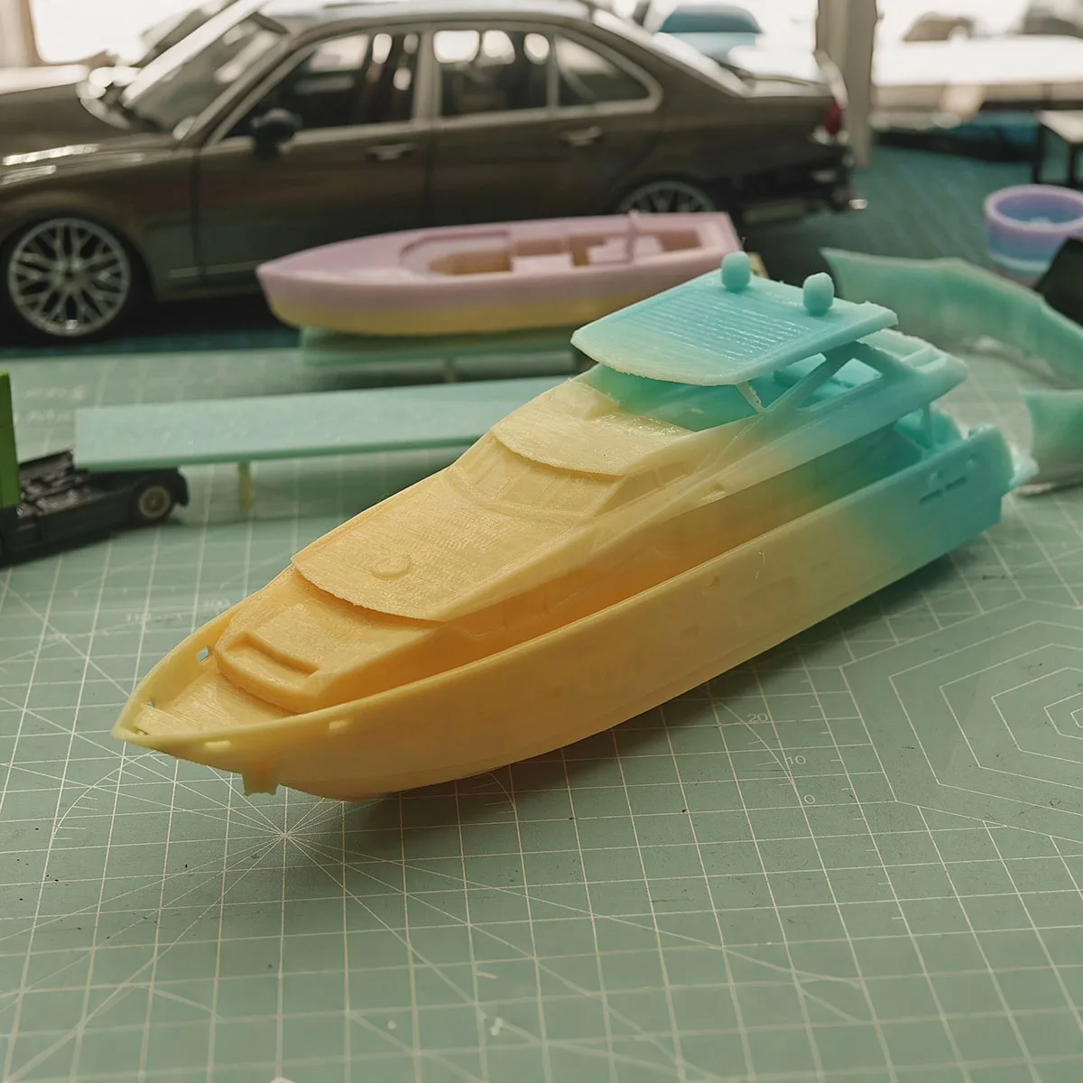 Mini Luxury Yacht Model 23cm 3D One-piece Printed Ships Static Model Ship Toy Ornament
Mini Luxury Yacht Model 23cm 3D One-piece Printed Ships Static Model Ship Toy Ornament