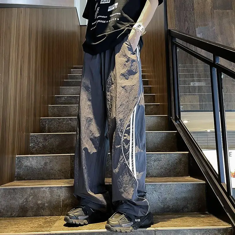 Slim Fit Sports Pants for Men Summer Thin American Retro Hip Hop Loose Drawstring Trousers Quick Dry Tactical Pants
Slim Fit Sports Pants for Men Summer Thin American Retro Hip Hop Loose Drawstring Trousers Quick Dry Tactical Pants