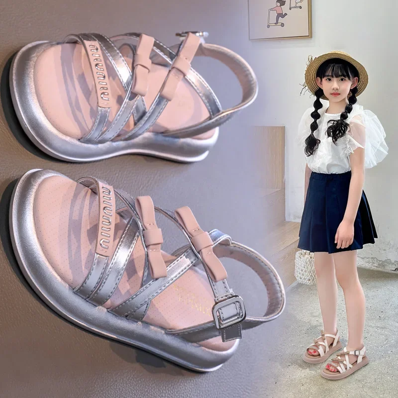 Children's Sandals Fashion Bow Girls' Princess Shoes 2025 New Summer Soft Bottom Casual Children's Roman Beach Shoes
Children's Sandals Fashion Bow Girls' Princess Shoes 2025 New Summer Soft Bottom Casual Children's Roman Beach Shoes
