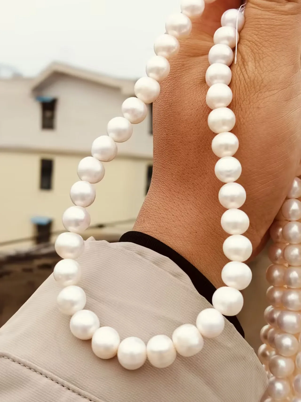 huge AAA 11-12mm natural akoya white Round pearl pendant necklace 14k yellow gold button18in
huge AAA 11-12mm natural akoya white Round pearl pendant necklace 14k yellow gold button18in