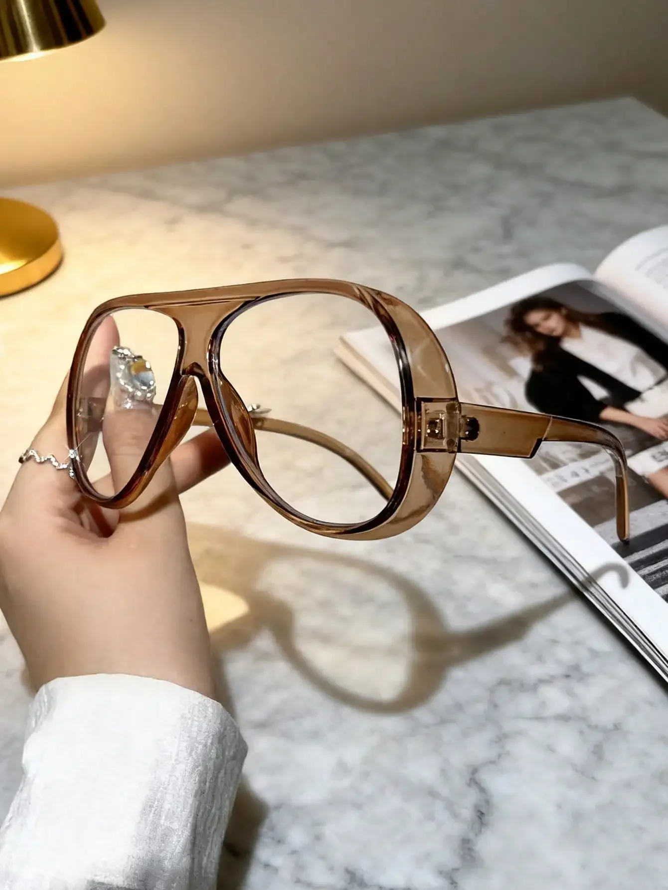 1pc New Vintage Design Oversized Square Fashion Glasses Frame Transparent Glasses, High-End Street Style Party Festival Everyday
1pc New Vintage Design Oversized Square Fashion Glasses Frame Transparent Glasses, High-End Street Style Party Festival Everyday
