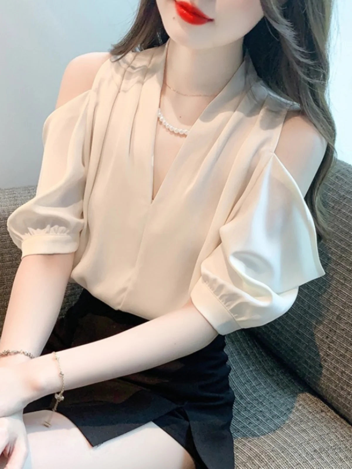 Ele Satin Chiffon White irt Women's Summer oulder Bared Top V-ne Lantern Sve Loose Fit Sweet Sle Pure Color
Ele Satin Chiffon White irt Women's Summer oulder Bared Top V-ne Lantern Sve Loose Fit Sweet Sle Pure Color