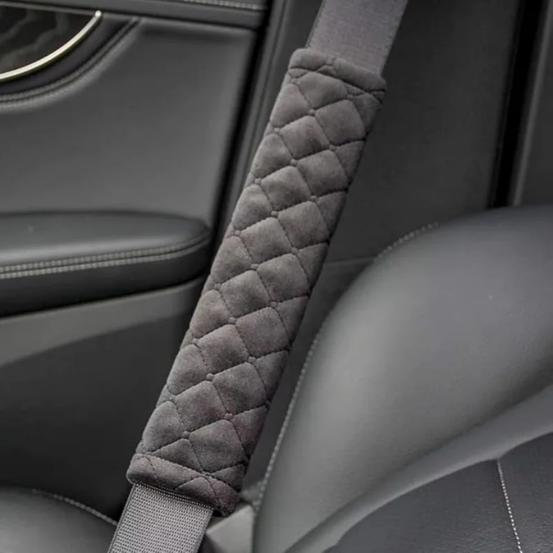 Protective Cover for Automotive Seat Belt - Kit with 1 Pieces for Greater Driving Comfort, Compatible with All Vehicles and Back
Protective Cover for Automotive Seat Belt - Kit with 1 Pieces for Greater Driving Comfort, Compatible with All Vehicles and Back