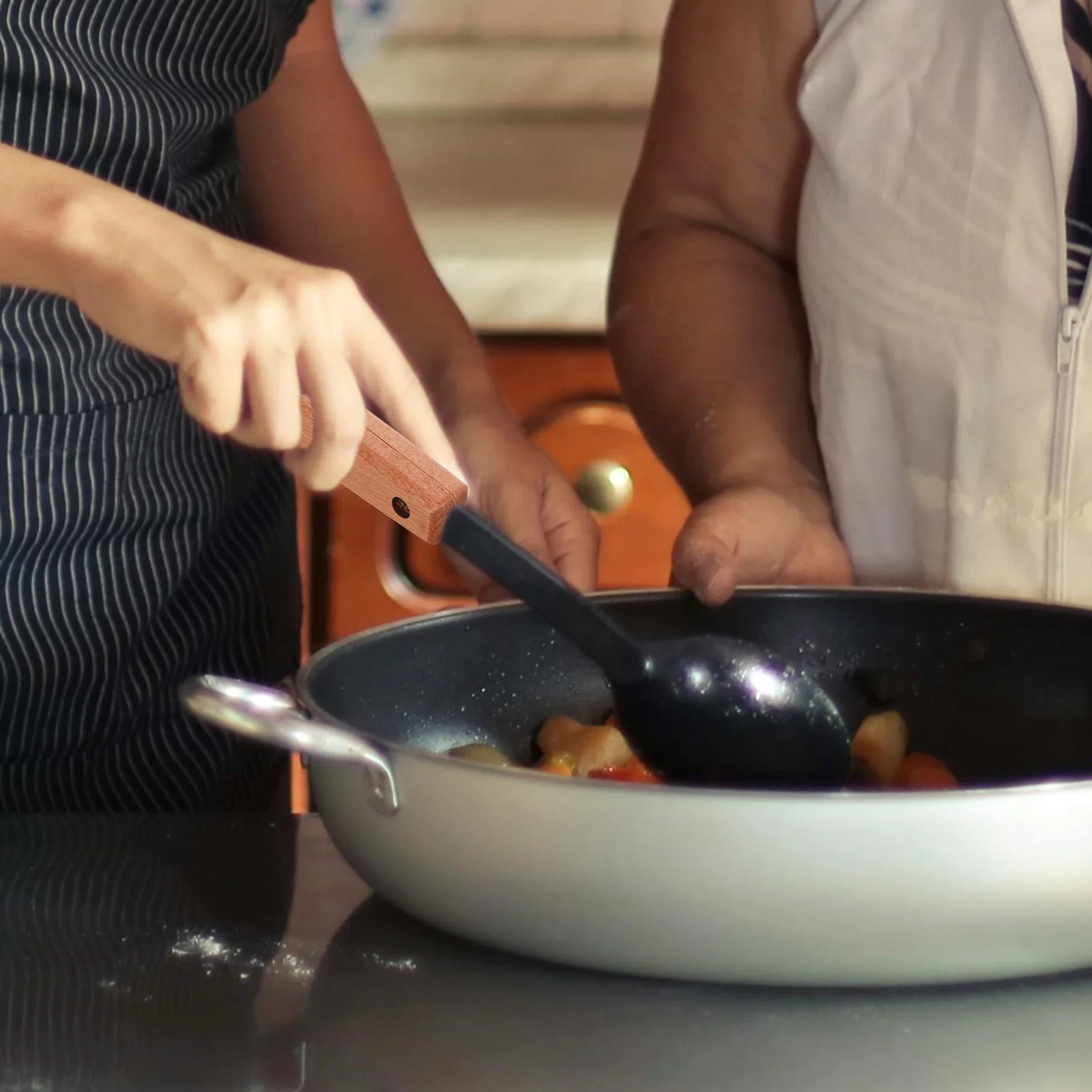 1 Set Of Solid Wood Replacement Handles For Spatula Scraper Kitchen Utensils Anti-Scald Non-Slip Cooking Tool Parts 
1 Set Of Solid Wood Replacement Handles For Spatula Scraper Kitchen Utensils Anti-Scald Non-Slip Cooking Tool Parts