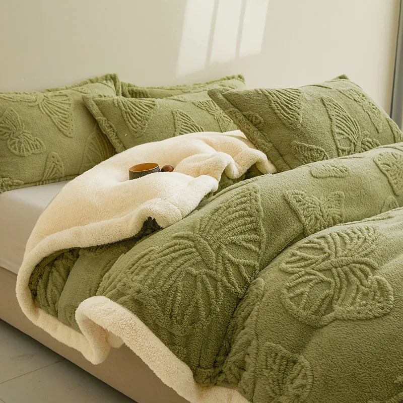 Taf fur blanket Lamb velvet double-layer autumn and winter warmth and thickened household cover blanket Bedding Sofa nap blanket 
Taf fur blanket Lamb velvet double-layer autumn and winter warmth and thickened household cover blanket Bedding Sofa nap blanket