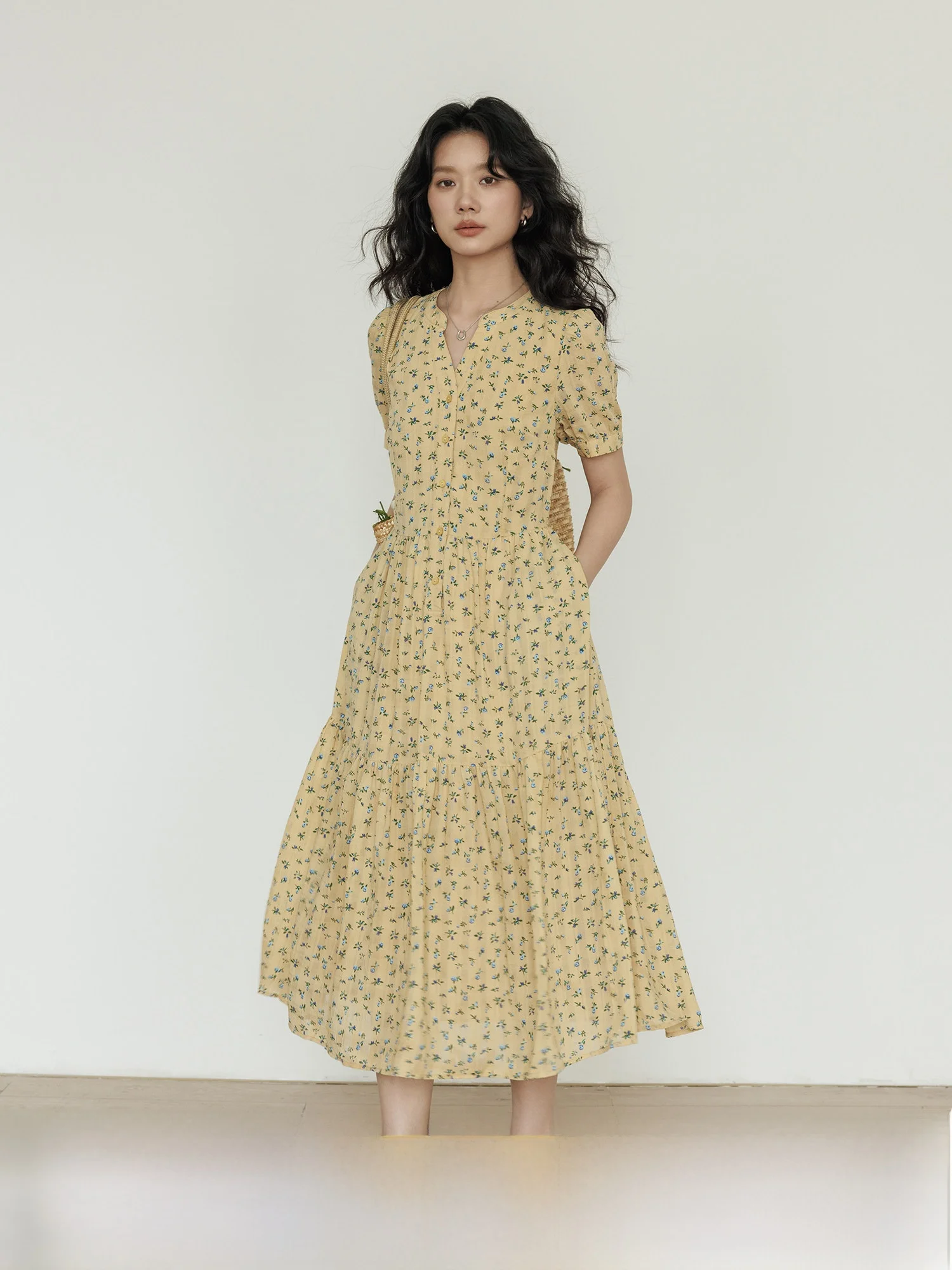 Summer V-Neck Floral Slim Short Sleeve Dress Women's Shirt Dress 2026 New A-Line Casual Long Dress City Commute Single Piece
Summer V-Neck Floral Slim Short Sleeve Dress Women's Shirt Dress 2026 New A-Line Casual Long Dress City Commute Single Piece