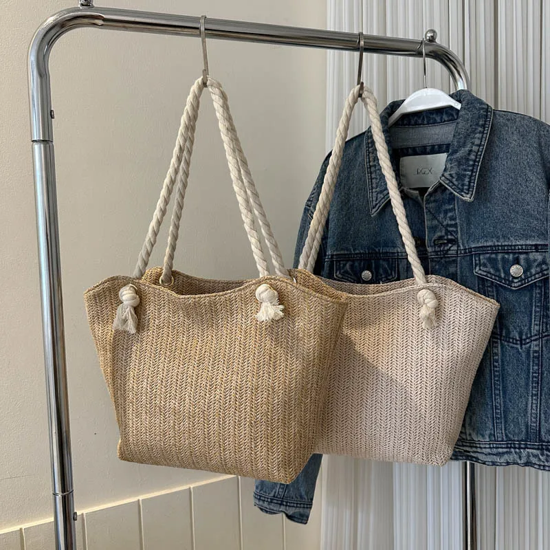 New Trendy Fashionable Grass Large Capacity One Shoulder Tote Bag Small Fresh Armpit Woven Handbag Women Simplicity Chic
New Trendy Fashionable Grass Large Capacity One Shoulder Tote Bag Small Fresh Armpit Woven Handbag Women Simplicity Chic