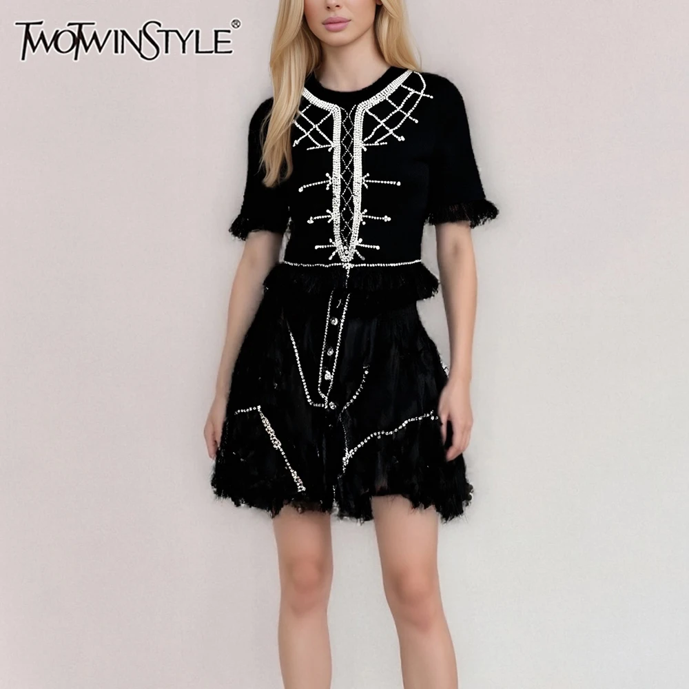 TWOTWINSTYLE Slimming Spliced Diamond Elegant T Shirts for Women Round Neck Short Sleeves Patchwork Tassels Tees Femlae Fashion
TWOTWINSTYLE Slimming Spliced Diamond Elegant T Shirts for Women Round Neck Short Sleeves Patchwork Tassels Tees Femlae Fashion