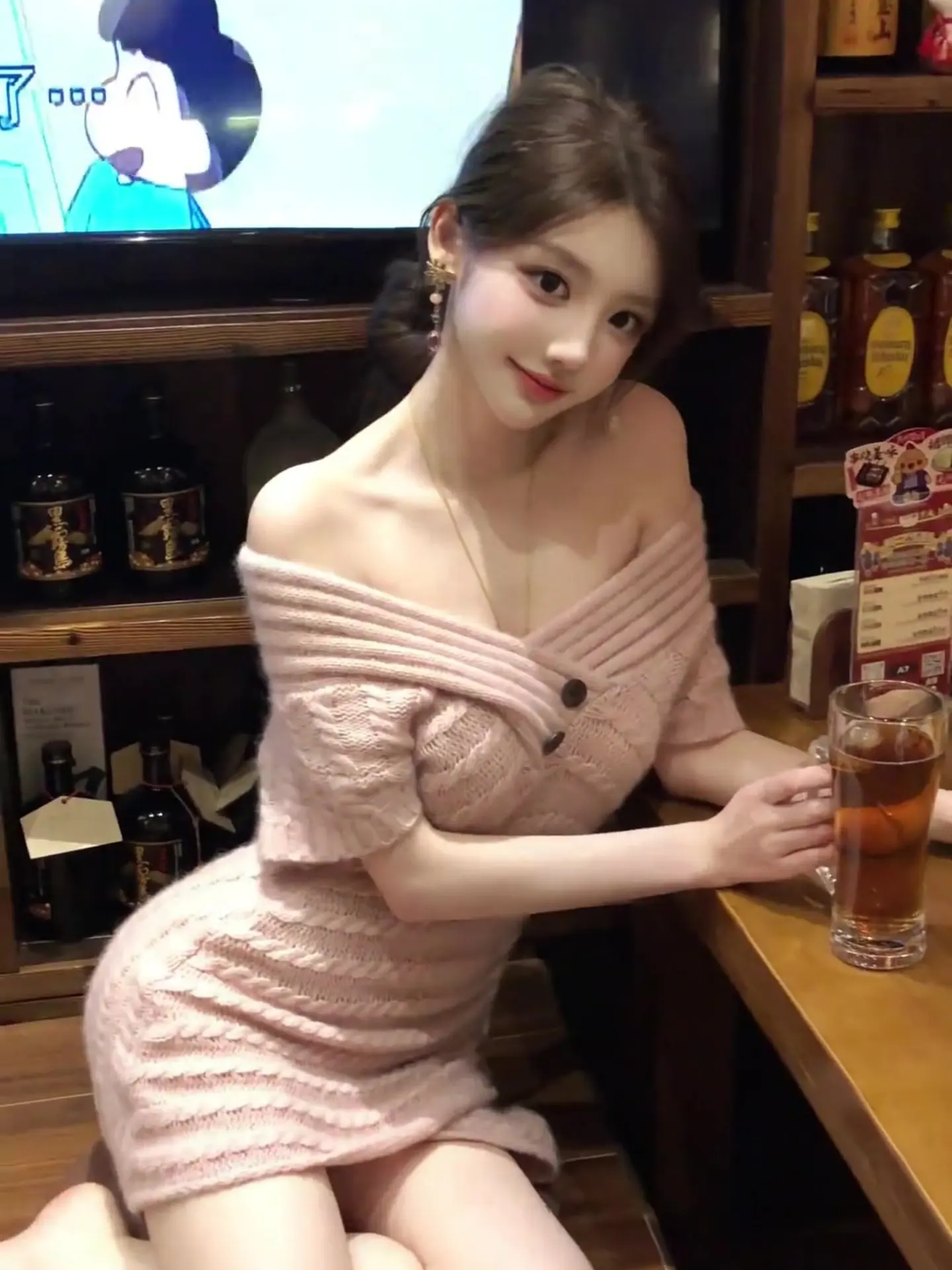 Корейское вязаное платье-футляр для женщин с открытыми плечами, облегающее, с функцией подогрева, для создания теплого и соблазнительного образа.
Корейское вязаное платье-футляр для женщин с открытыми плечами, облегающее, с функцией подогрева, для создания теплого и соблазнительного образа.