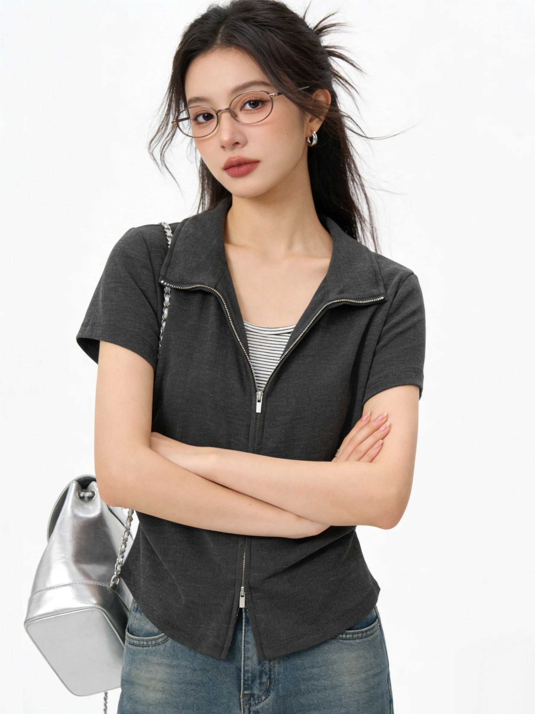 Summer Korean Style Skin-friendly Breathable Zipper Collar Short Sleeve T-shirt Women Slimming Dark Grey Short Length Top
Summer Korean Style Skin-friendly Breathable Zipper Collar Short Sleeve T-shirt Women Slimming Dark Grey Short Length Top