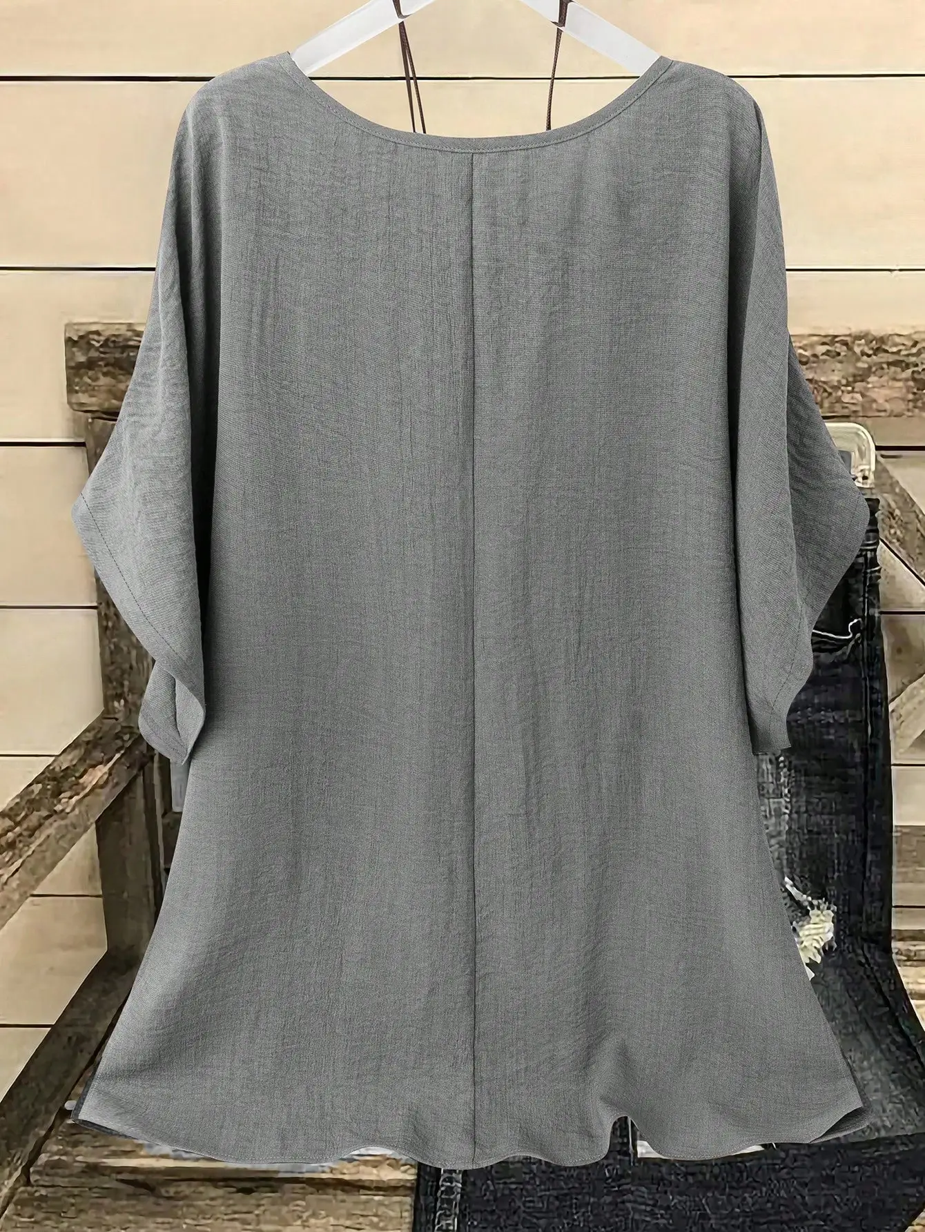 Plus Size Printed Casual Round Neck Drop Shoulder Shirt
Plus Size Printed Casual Round Neck Drop Shoulder Shirt