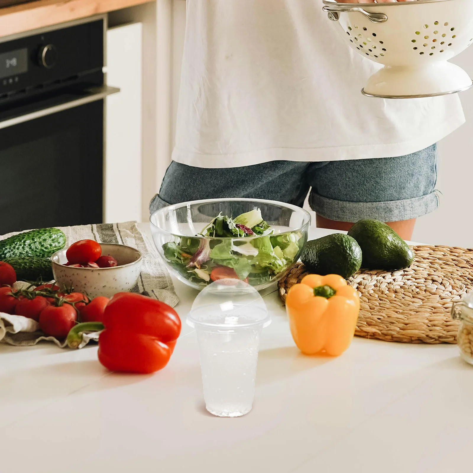 50 Pcs 500ml Plastic Cups with Dome Lids Clear Disposable Cups for Cold Drinks Juice Milk Tea Party Events Leak Proof Design
50 Pcs 500ml Plastic Cups with Dome Lids Clear Disposable Cups for Cold Drinks Juice Milk Tea Party Events Leak Proof Design