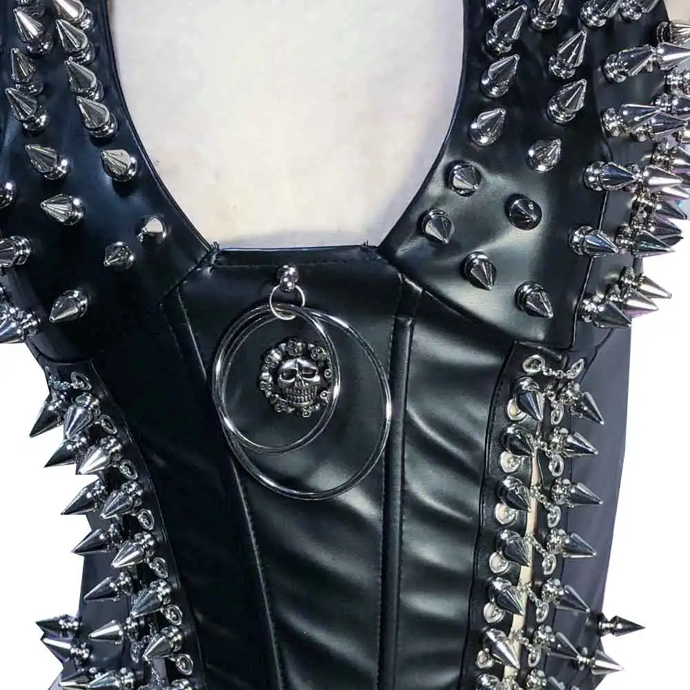 Goth Tops Punk Rock Clothes with Spikes Festival Bra Y2K T-shirt Boho Women's Spiked Grunge Emo Clothing Gothic Tank
Goth Tops Punk Rock Clothes with Spikes Festival Bra Y2K T-shirt Boho Women's Spiked Grunge Emo Clothing Gothic Tank
