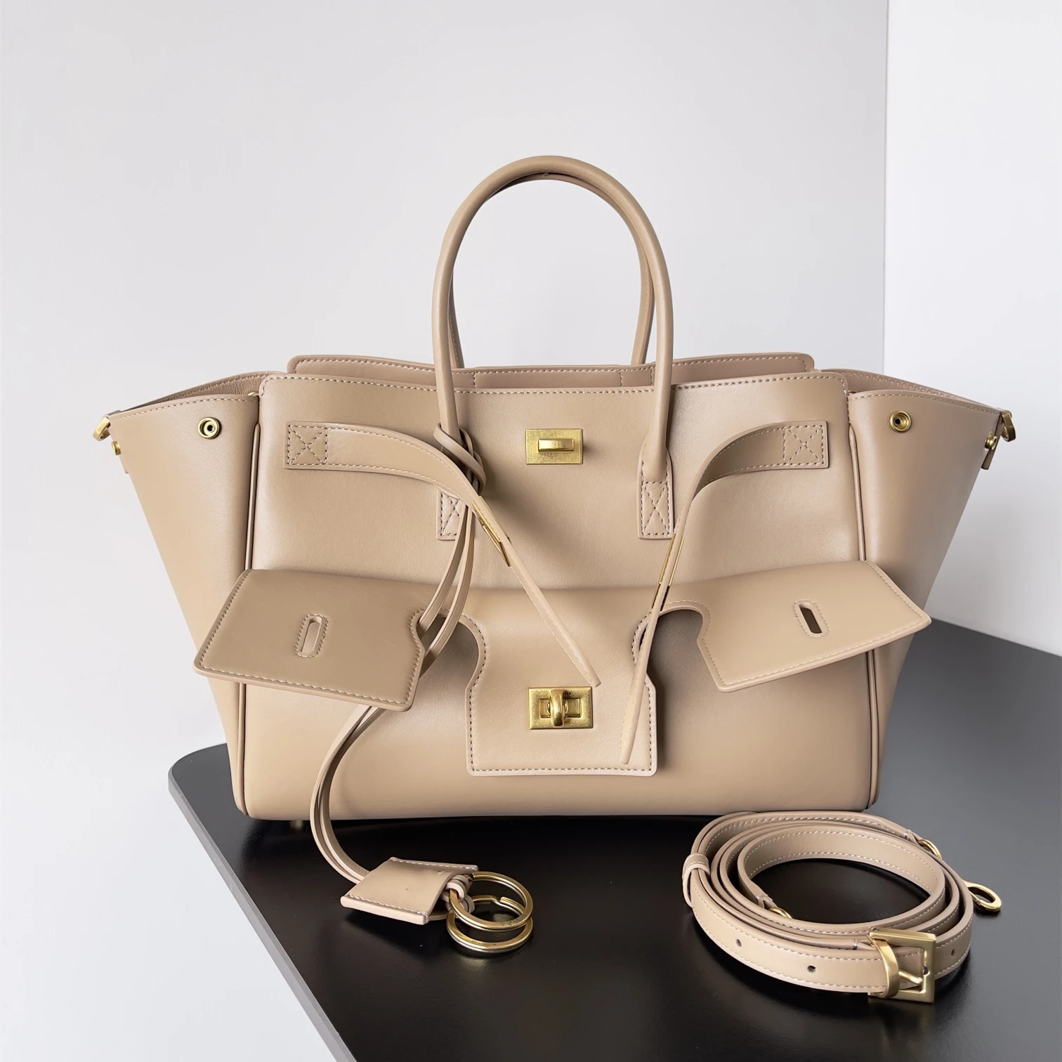 Women's Luxury Large Capacity Shoulder Bag Straw Woven Handbag famous brand Female Designer Bag fashion outdoor Shopper Tote
Women's Luxury Large Capacity Shoulder Bag Straw Woven Handbag famous brand Female Designer Bag fashion outdoor Shopper Tote