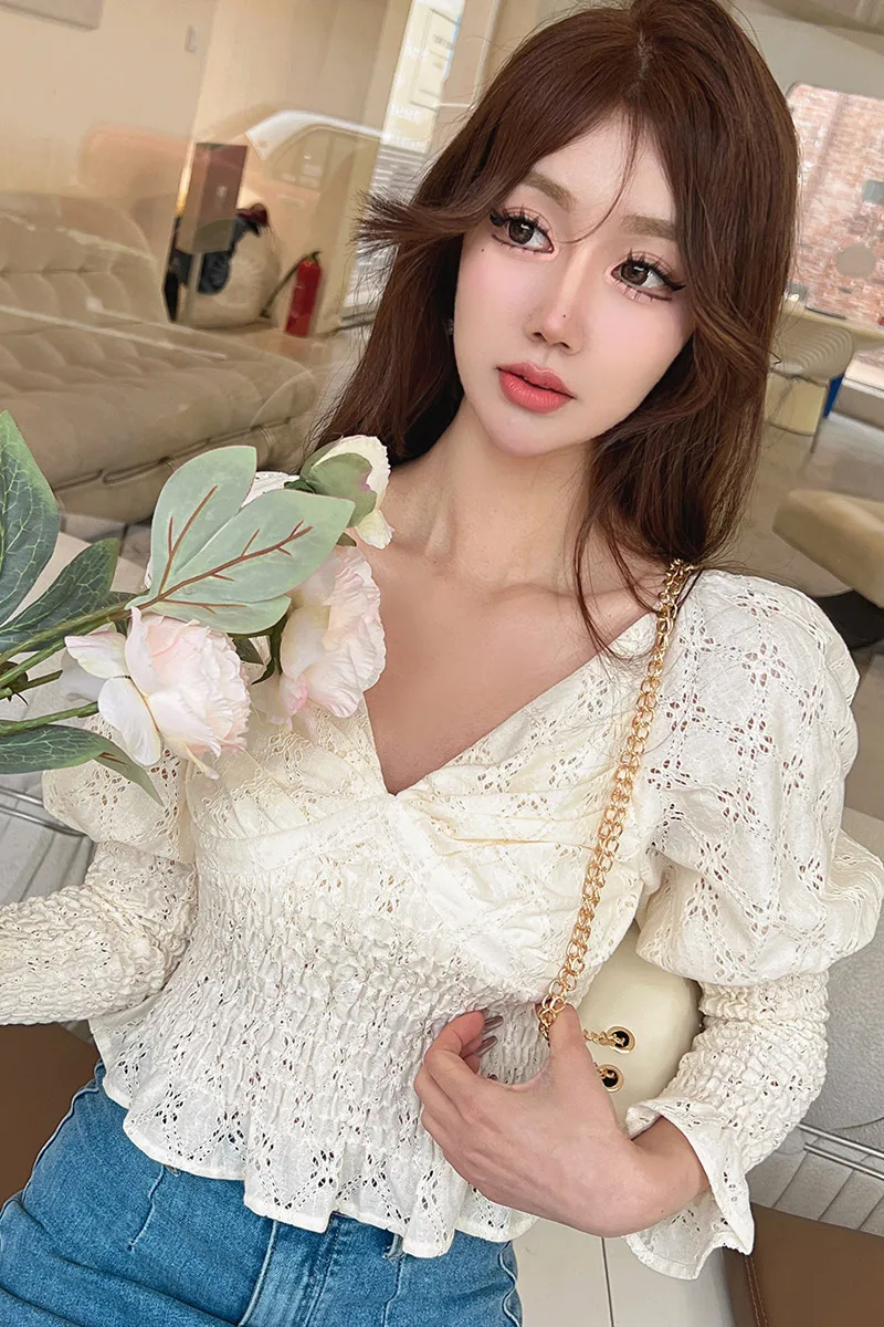 Dabuwawa Holloweout Blouses Slim Lace V Neck Lantem Sleeve Unique Shirt Back to School Spring Autumn Female DM1ALA007
Dabuwawa Holloweout Blouses Slim Lace V Neck Lantem Sleeve Unique Shirt Back to School Spring Autumn Female DM1ALA007