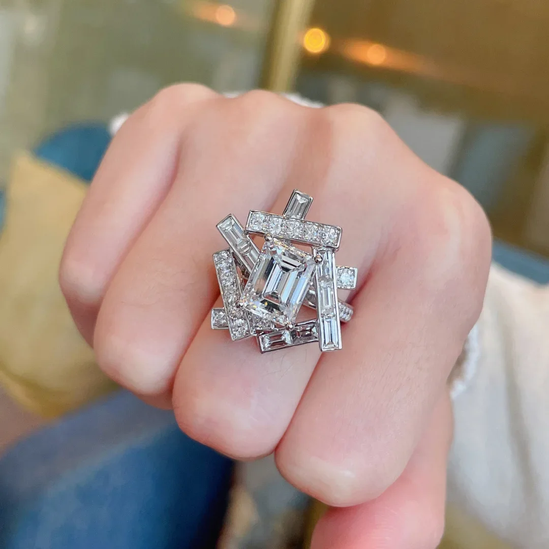 European and American temperament big diamond ring S925 silver plated platinum male and female expression lovers harbor style mo
European and American temperament big diamond ring S925 silver plated platinum male and female expression lovers harbor style mo