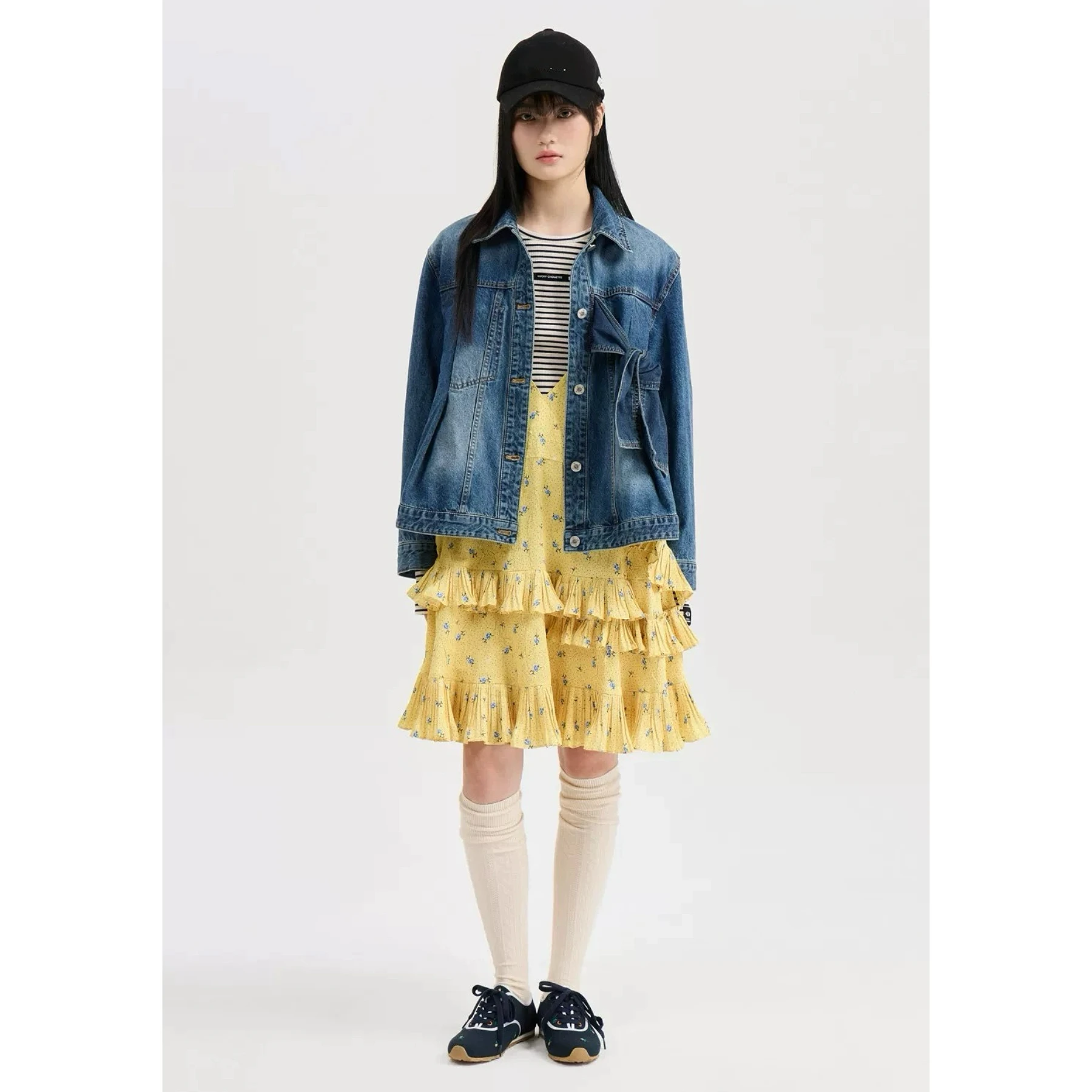 Lemon Remote High Quality LUC26 Spring Casual Collar Large Bow Design Gradient Button Denim Jacket Women's Commute Style
Lemon Remote High Quality LUC26 Spring Casual Collar Large Bow Design Gradient Button Denim Jacket Women's Commute Style