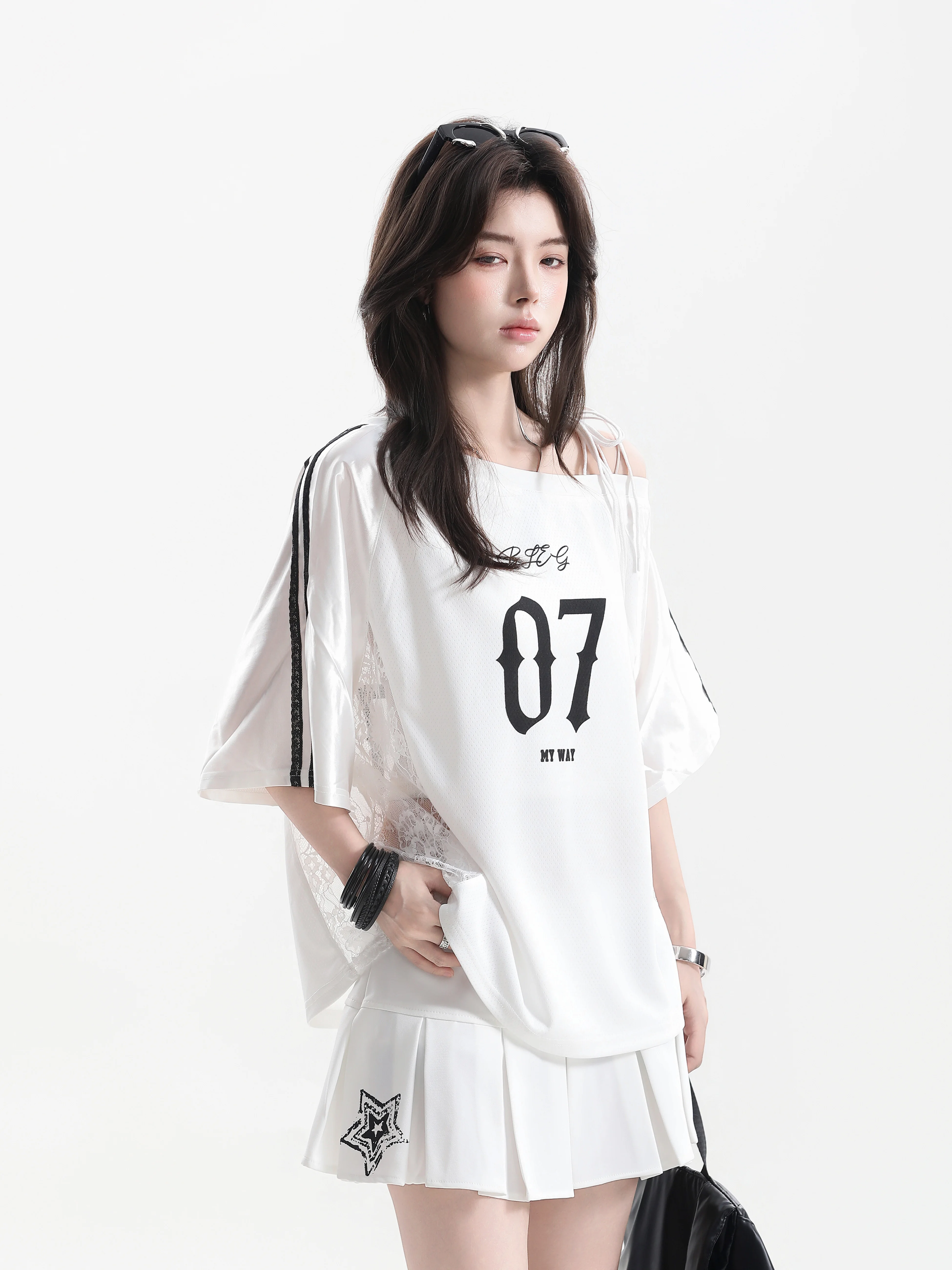 Casual Style Lace Splice Shoulder Bared Short Sleeve Loose Fit Women's T Shirt Jersey Fabric Breathable Summer Top
Casual Style Lace Splice Shoulder Bared Short Sleeve Loose Fit Women's T Shirt Jersey Fabric Breathable Summer Top